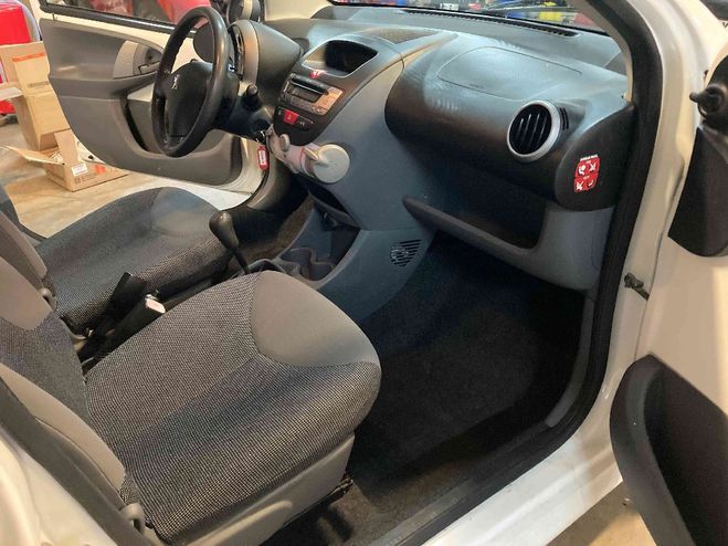 Peugeot 107 1.4 HDi 54ch Trendy BLANC de 2007