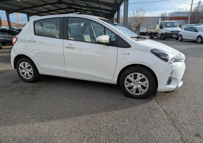 Toyota Yaris 100 ch France Business hybride, camera,  Blanc de 2020