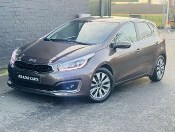  Voir d&eacute;tails -Kia Ceed d Ceed / 1.4i GARANTIE ECRAN CAMERA CLIM &agrave; P�ruwelz (76)