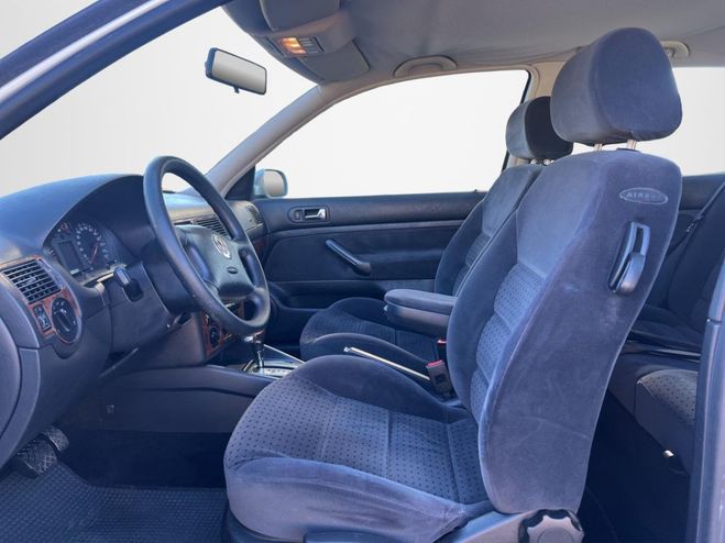 Volkswagen Golf 1.6i - 100 - BVA IV BERLINE Confort GRIS de 1998