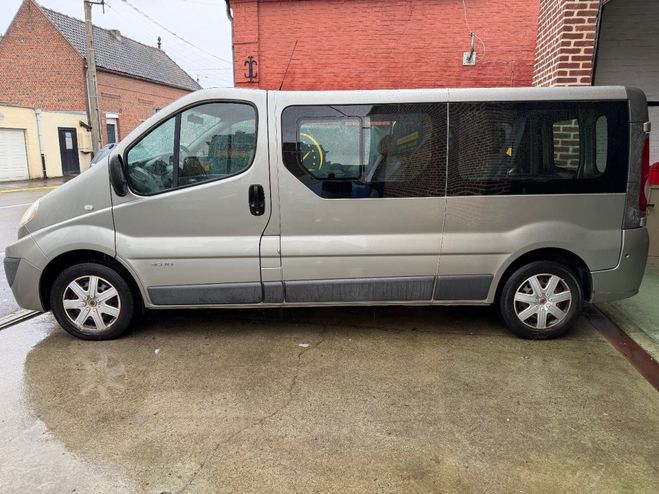 Renault Trafic II AutobusAutocar 2.0 dCi 115 passenger Gris de 2011