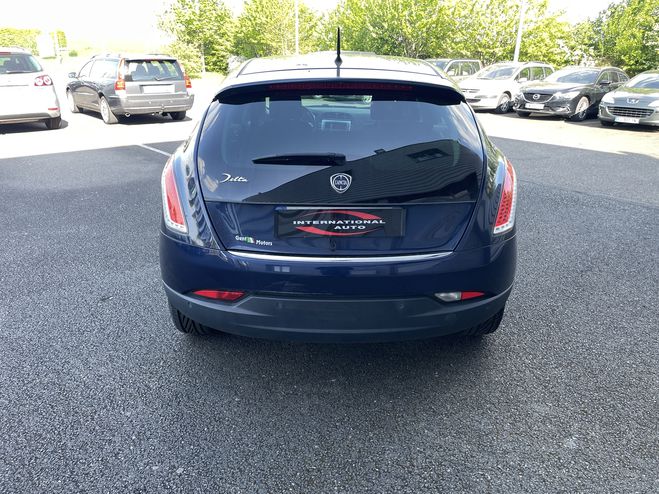 Lancia Delta 2.0 MULTIJET 165 16V DPF EXECUTIVE BLEU FONCE  de 2011