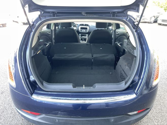 Lancia Delta 2.0 MULTIJET 165 16V DPF EXECUTIVE BLEU FONCE  de 2011