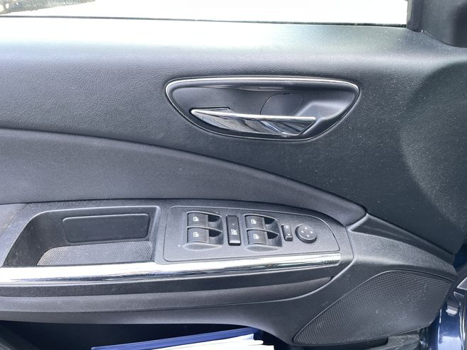 Lancia Delta 2.0 MULTIJET 165 16V DPF EXECUTIVE BLEU FONCE  de 2011