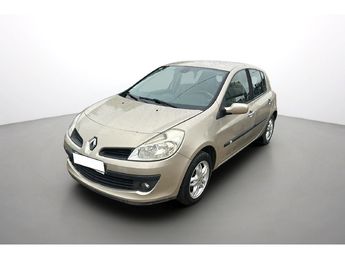  Voir d&eacute;tails -Renault Clio 1.5 dci privilege BVA &agrave; Sarcelles (95)