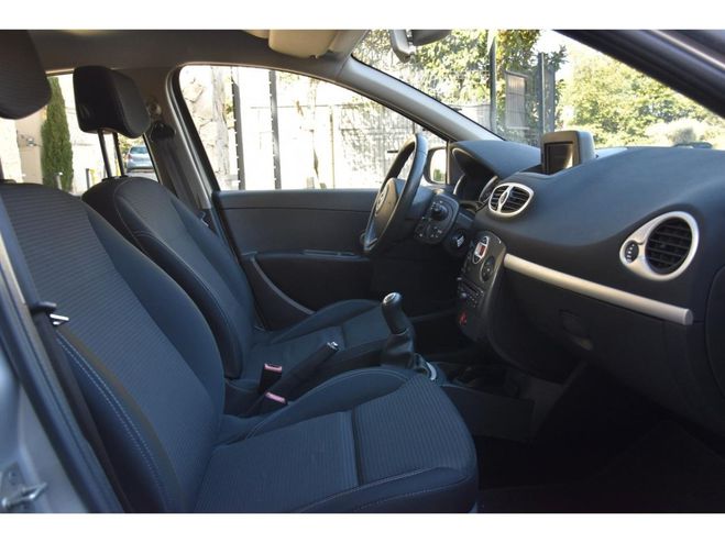 Renault Clio 1.2i 16V - 75 Euro 5 2012 III BERLINE To GRIS de 2012