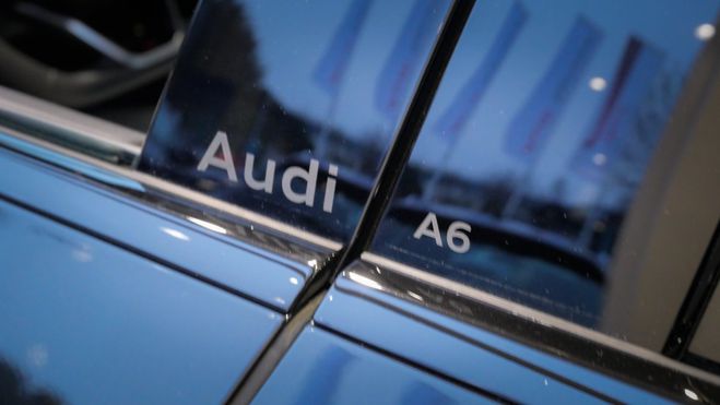 Audi A6 e-hybrid 367 ch S tronic 7 Quattro S lin Noir de 