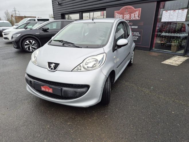 Peugeot 107 1.0i 12V BERLINE Trendy PHASE 1 GRIS CLAIR de 2007