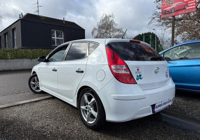 Hyundai I30 I 30 1.6l CRDI 90CV PACK CONFORT BVM6 Blanc de 2010