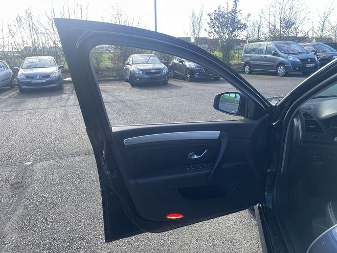 Renault Laguna 2.0 DCI 150CH FAP DYNAMIQUE BLEU FONCE  de 2009