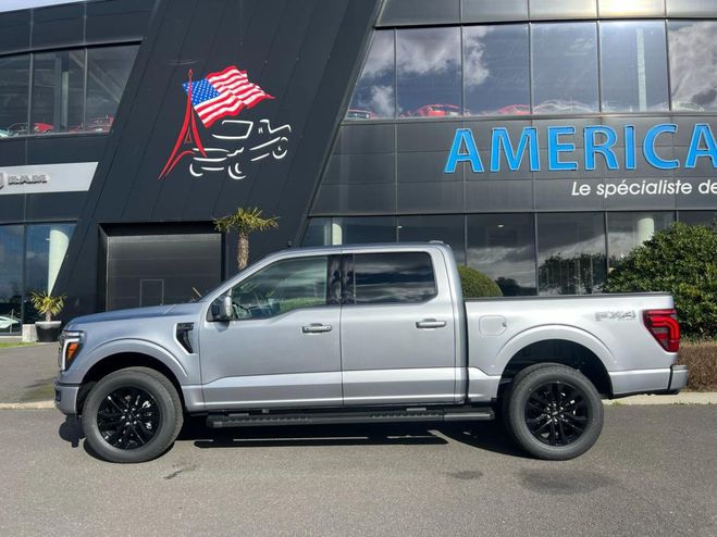 Ford F150 Supercrew LARIAT Black Package V8 5.0L Gris clair de 2025
