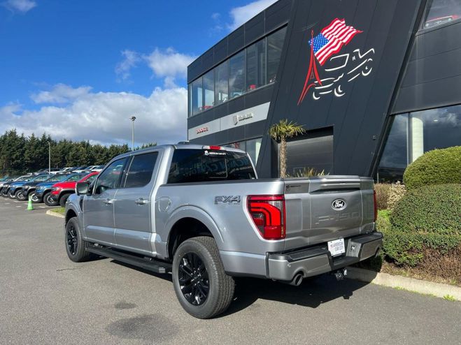 Ford F150 Supercrew LARIAT Black Package V8 5.0L Gris clair de 2025