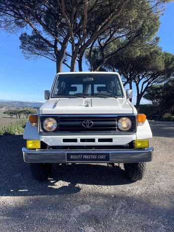  Voir d&eacute;tails -Toyota Land Cruiser FJ 70 4500 EFI 220ch &agrave; Ramatuelle (83)