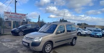  Voir d&eacute;tails -Citroen Berlingo FIRST PHASE II 2.0 HDI 90 5 PLACES &agrave; Linas (91)