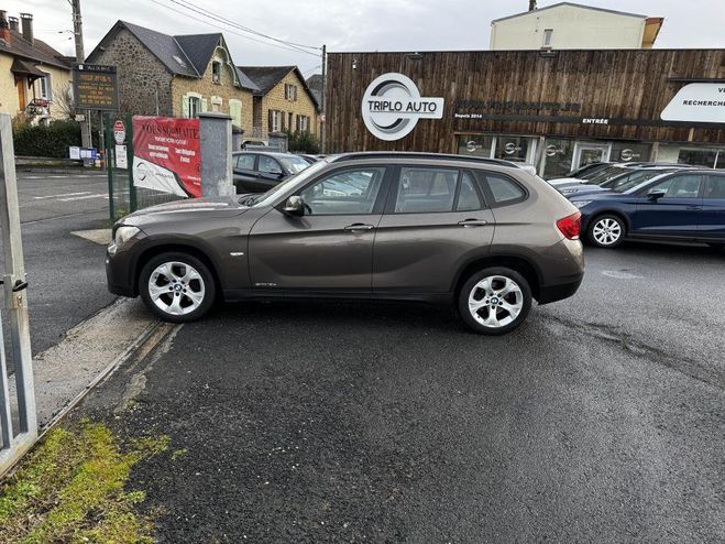 BMW X1 sDrive 18d - 143 Confort clim + radar AR MARRON FONCE de 2012