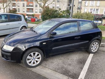  Voir d&eacute;tails -Fiat Stilo  1.9 Jtd diesel 2006  &agrave; Livry-Gargan (93)