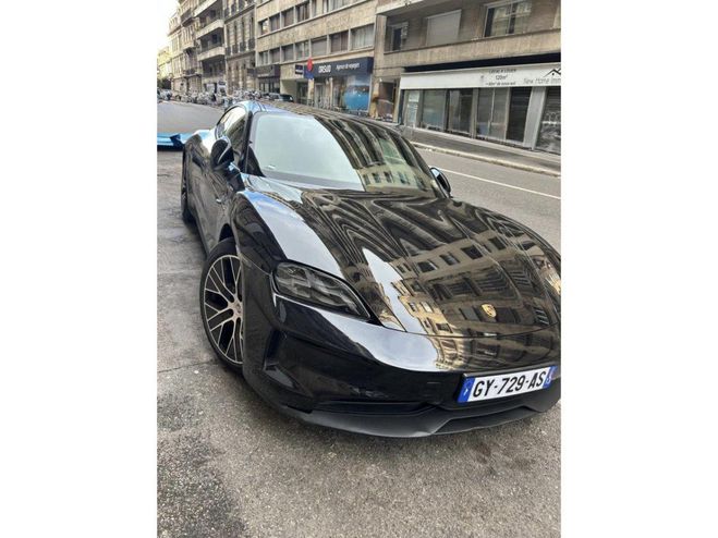 Porsche Taycan Electric BERLINE . PHASE 2 431 CV NOIR de 2024
