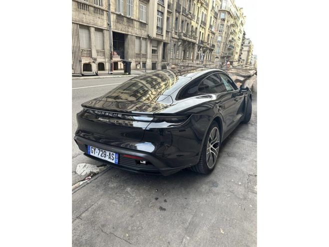Porsche Taycan Electric BERLINE . PHASE 2 431 CV NOIR de 2024