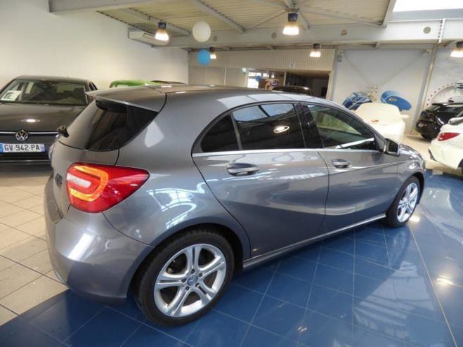 Mercedes Classe A 180 122 CH BlueEFFICIENCY URBAN Gris Moutain de 2015