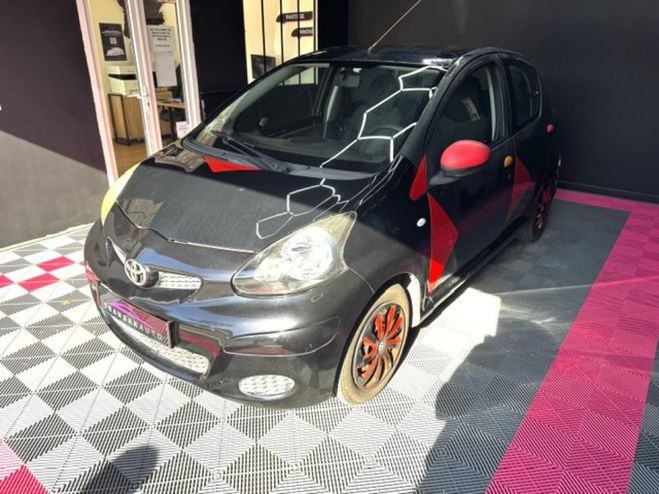 Toyota Aygo 1.0 VVT-i In / 1�re main /Moteur � chain Noir de 2011