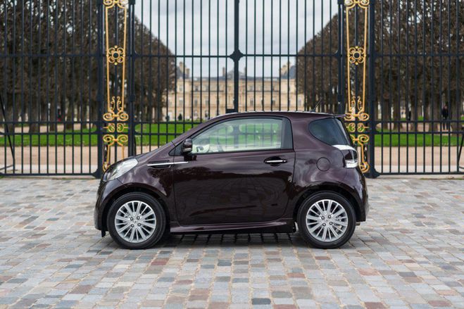 Aston martin Cygnet *Amethyst Red - Q Special* Amethyst Red M�tallis� de 2011