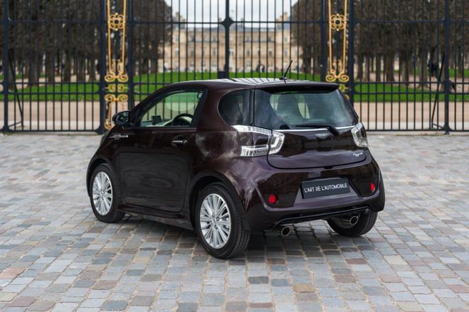 Aston martin Cygnet *Amethyst Red - Q Special* Amethyst Red M�tallis� de 2011