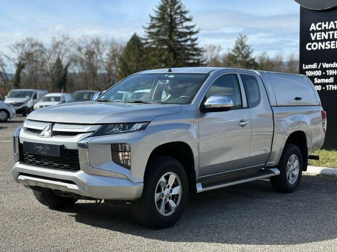 Mitsubishi L 200 CLUB CAB MY22 2.2 DI-D 150 ASG 4WD (TVA  Gris de 2021