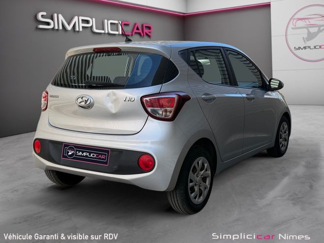 Hyundai I10 1.0 66 BVM5 Intuitive - 1�re Main - Entr Gris de 2017