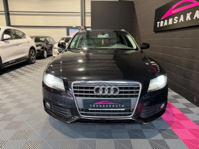 Audi A4 AVANT 2.0 TDI 143 DPF Attraction / Kit D Noir de 2012