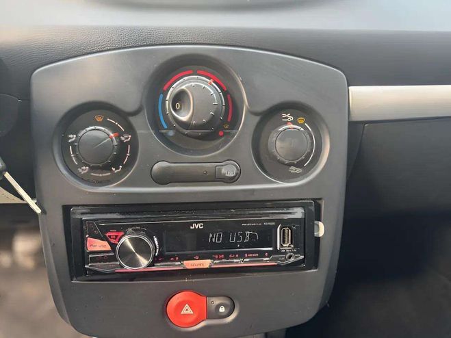 Renault Clio 1.5 DCI 75CH AUTHENTIQUE ECO� 5P BLANC de 2011