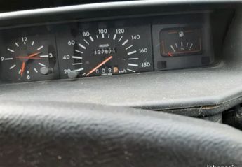  Voir d&eacute;tails -Peugeot 205 un Sacre numero  &agrave; Saint-Jean-de-Monts (85)