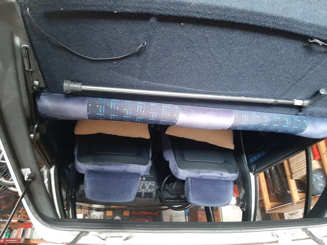 Peugeot 205 un Sacre numero   de 1995