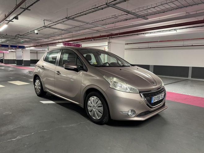 Peugeot 208 1.4 HDi FAP Access 5p Rose M�tallis� de 2013