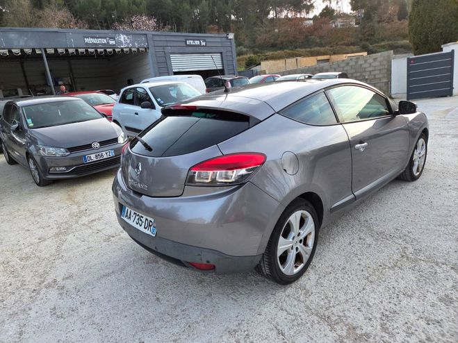 Renault Megane III COUPE Dynamique 1.5 DCi 110 ch Gris de 2009