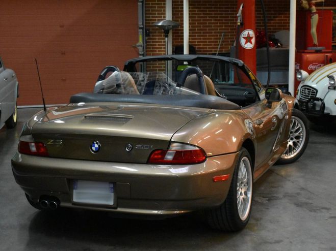 BMW Z3 3.0L marron de 2001