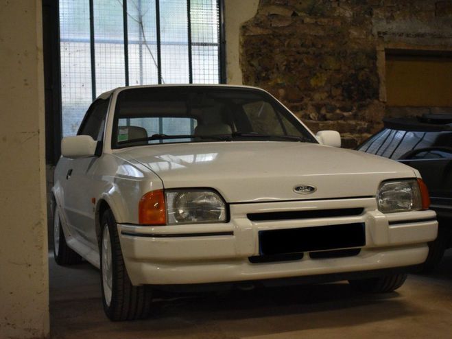 Cliquer pour voir la photo suivante Ford Escort XR3I Blanc de 1989
