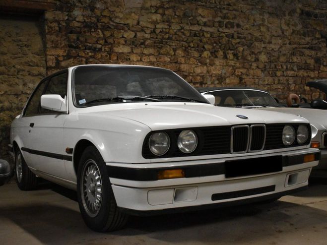 Cliquer pour voir la photo suivante BMW Serie 3 320i Blanc de 1988