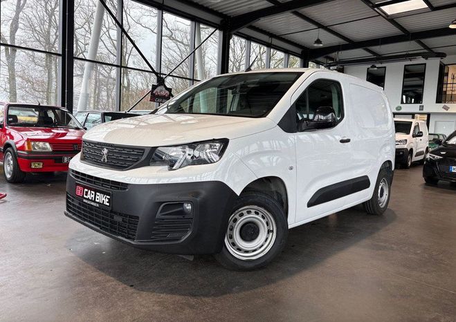 Cliquer pour voir la photo suivante Peugeot Partner Asphalt HDI 100CH 3 Places Apple Carplay Blanc de 2022