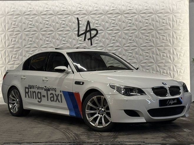 Cliquer pour voir la photo suivante BMW M5 E60 V10 Toit pano - HUD - Suivi Complet BLANC de 2005
