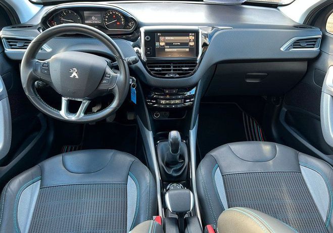 Peugeot 2008 1.6 BlueHDi 100 Urban Cross 1�re main Vert de 2016