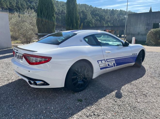 Maserati Gran Turismo V8 4.2L boite ZF 404cv gris de 2008