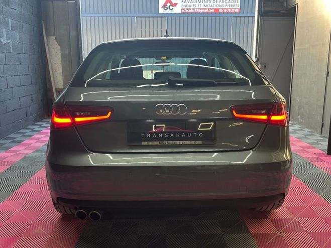 Audi A3 2.0 TDI 150 Ambition S tronic 6/ RADAR A Gris de 2015