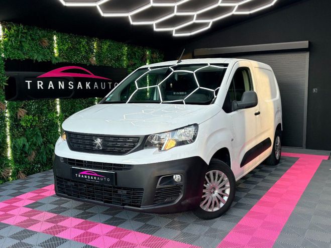 Cliquer pour voir la photo suivante Peugeot Partner FOURGON STANDARD PREMIUM 1.6 BLUEHDI 100 Blanc de 2019