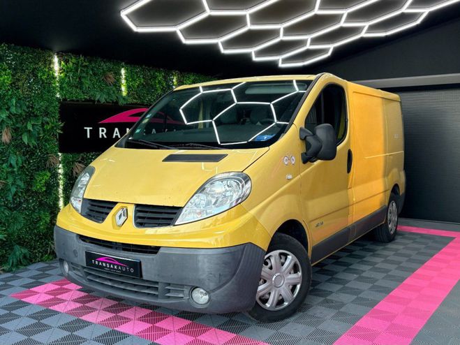 Cliquer pour voir la photo suivante Renault Trafic FOURGON 2.0 DCI 115 ch L1H1 1200 KG CONF Jaune de 2009