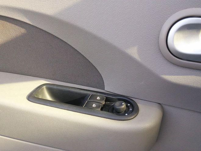 Renault Twingo EN DOUBLE A ANNULER 1.2  75 Expression Gris de 2010