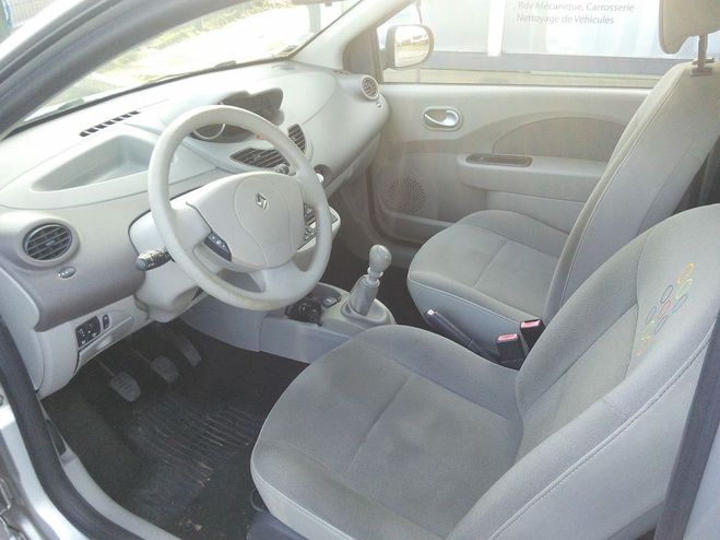 Renault Twingo EN DOUBLE A ANNULER 1.2  75 Expression Gris de 2010