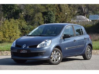  Voir d&eacute;tails -Renault Clio 1.4i 16V III BERLINE Pack Authentique PH &agrave; Mougins (06)