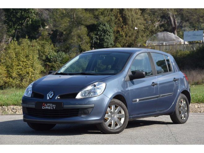 Cliquer pour voir la photo suivante Renault Clio 1.4i 16V III BERLINE Pack Authentique PH GRIS de 2005