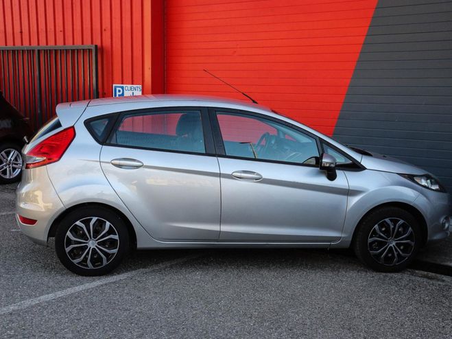 Ford Fiesta 82 Trend GRIS CLAIR de 2012