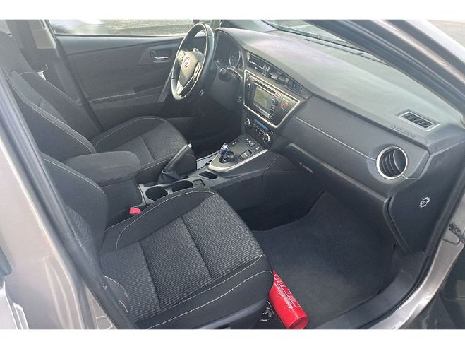 Toyota Auris Hybride 136h ACTIVE Marron clair de 2015